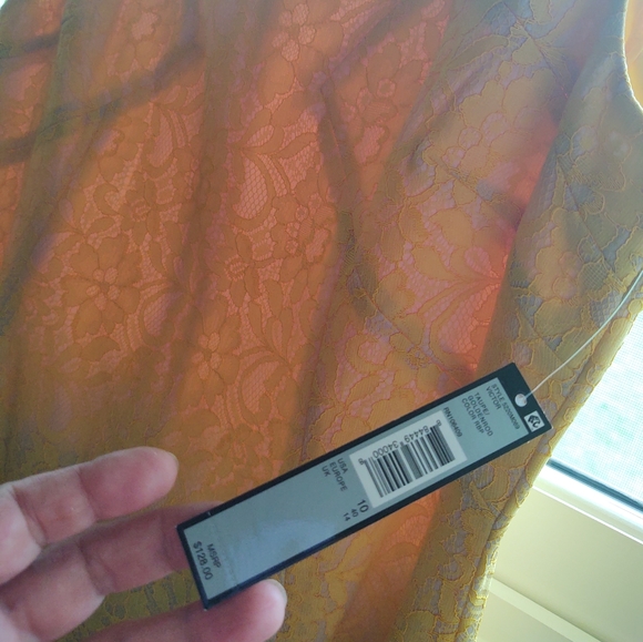 Ladies dress - Picture 4 of 6